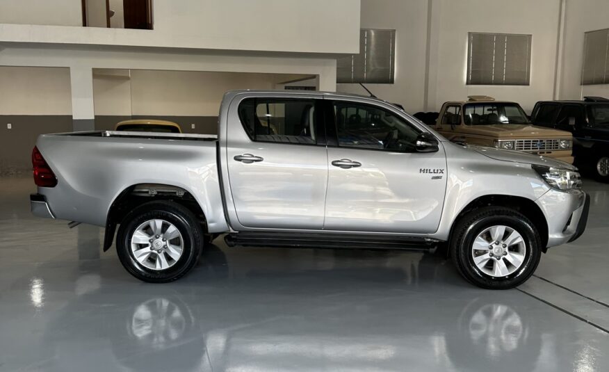 Hilux SR