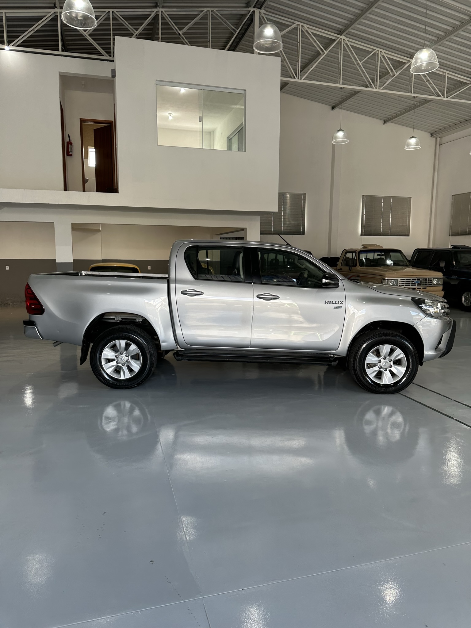 Hilux SR