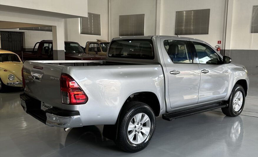 Hilux SR